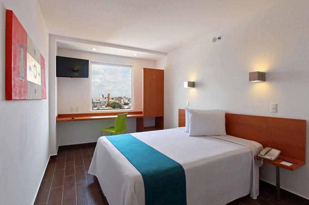 One Irapuato Hotel Exterior foto