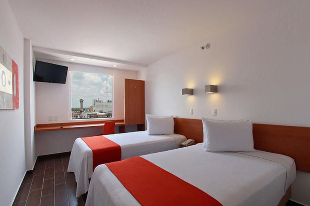One Irapuato Hotel Exterior foto